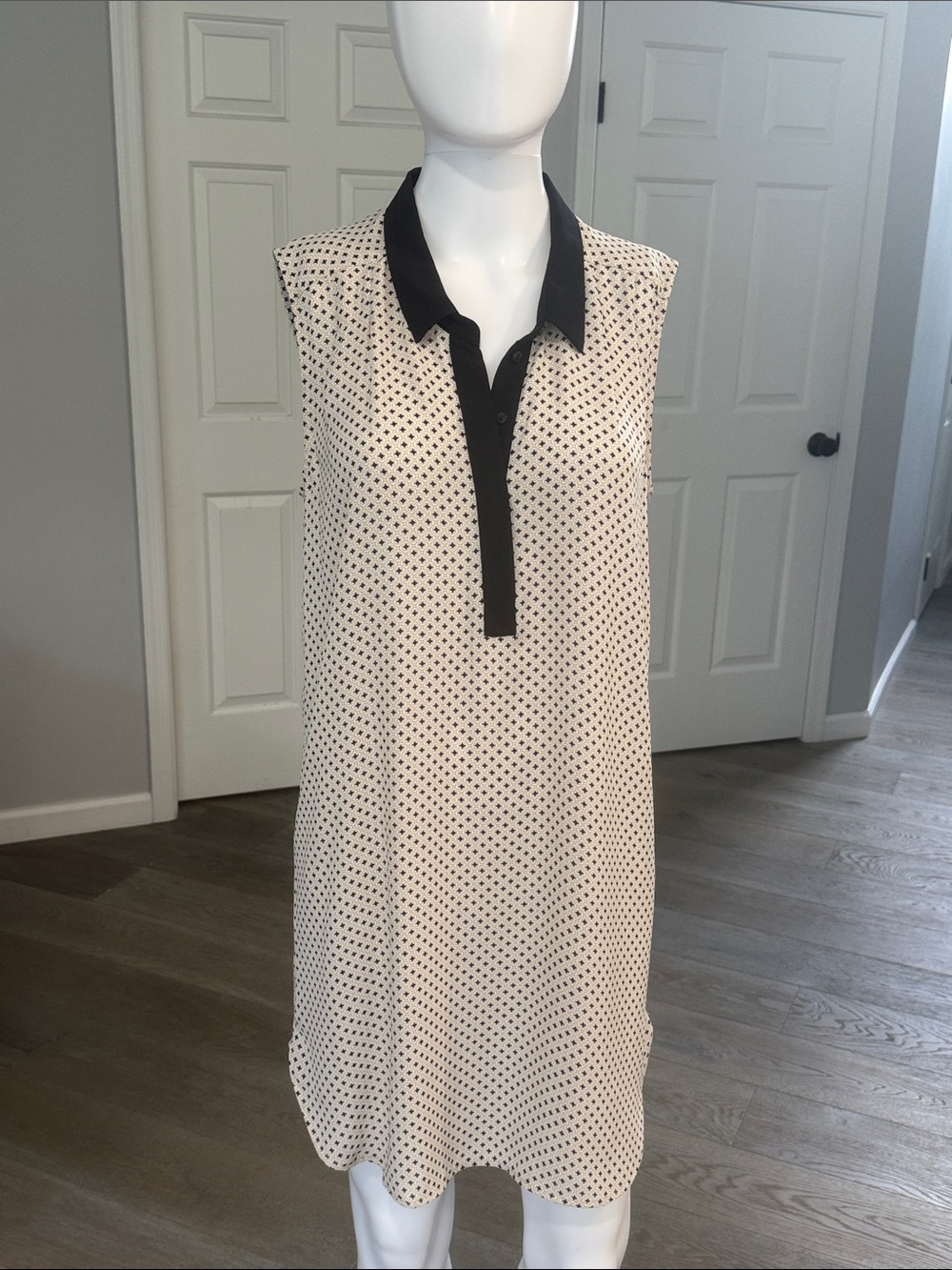 H&M Black, White, Taupe Geometric Dot Black Collar Sleeveless Shirt Sheath Dress - Picture 1 of 7